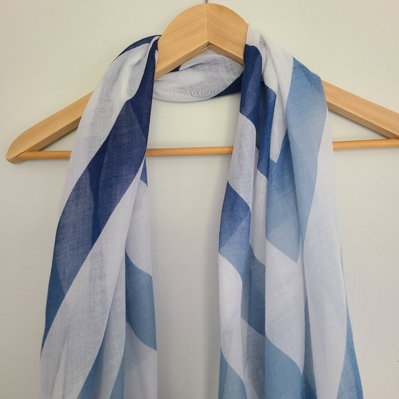 Vince Camuto Rectangular Spring/Summer Scarf - Picture 3 of 6